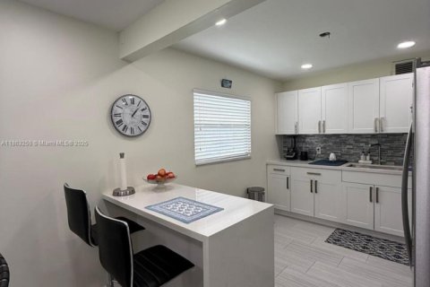 Купить кондоминиум в Пемброк-Пайнс, Флорида 2 спальни, 108.32м2, № 1898265 - фото 8