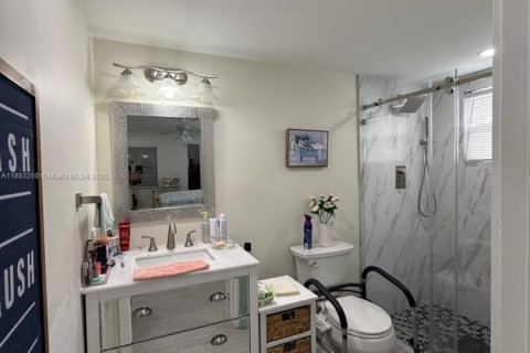 Купить кондоминиум в Пемброк-Пайнс, Флорида 2 спальни, 108.32м2, № 1898265 - фото 13