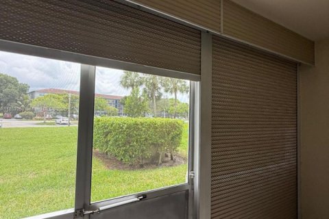 Купить кондоминиум в Пемброк-Пайнс, Флорида 2 спальни, 108.32м2, № 1898265 - фото 5