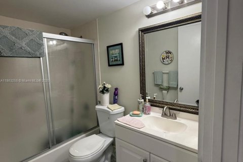 Купить кондоминиум в Пемброк-Пайнс, Флорида 2 спальни, 108.32м2, № 1898265 - фото 14