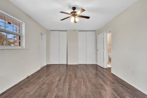 Appartement à louer à North Miami Beach, Floride: 2 chambres, 95.69 m2 № 1999940 - photo 10