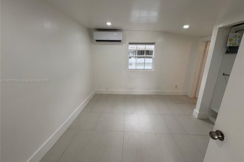 Casa en alquiler en Miami, Florida, 1 dormitorio, 46.45 m2 № 1954346 - foto 6