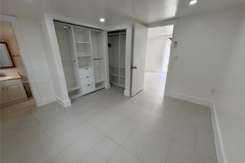 Casa en alquiler en Miami, Florida, 1 dormitorio, 46.45 m2 № 1954346 - foto 7