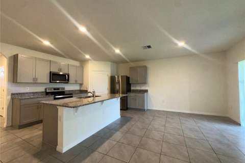 House in Kissimmee, Florida 4 bedrooms, 171.5 sq.m. № 2094898 - photo 21
