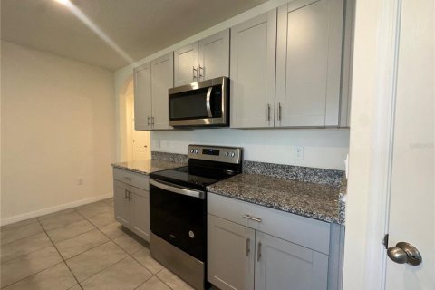 House in Kissimmee, Florida 4 bedrooms, 171.5 sq.m. № 2094898 - photo 23