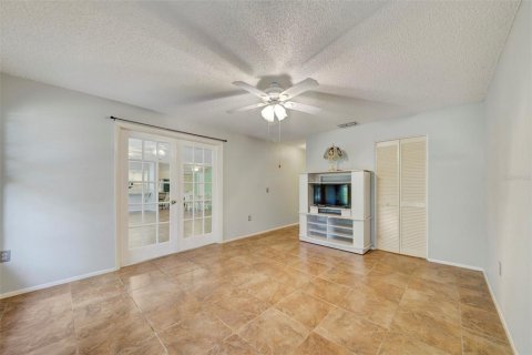 House in Port Richey, Florida 2 bedrooms, 154.03 sq.m. № 1773194 - photo 24