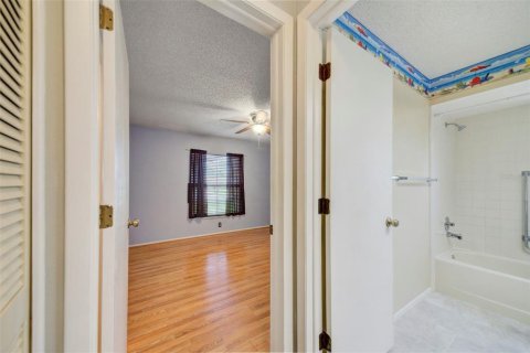 House in Port Richey, Florida 2 bedrooms, 154.03 sq.m. № 1773194 - photo 16