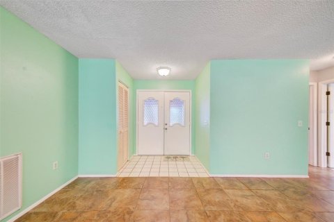 House in Port Richey, Florida 2 bedrooms, 154.03 sq.m. № 1773194 - photo 8