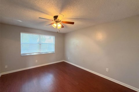 Villa ou maison à vendre à Tampa, Floride: 3 chambres, 101.17 m2 № 2419955 - photo 4