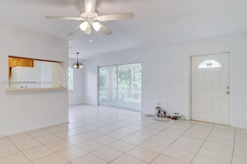 Propiedad comercial en venta en Tavernier, Florida, 167.6 m2 № 2304877 - foto 6