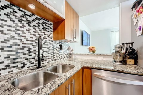 Condominio en venta en Miami, Florida, 1 dormitorio, 48.22 m2 № 2034515 - foto 14