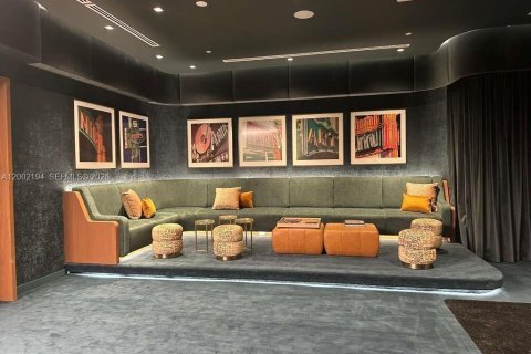 Condo in Miami, Florida, 1 bedroom  № 2067813 - photo 10