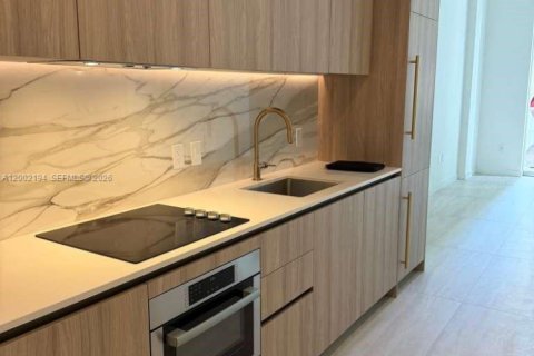 Condo in Miami, Florida, 1 bedroom  № 2067813