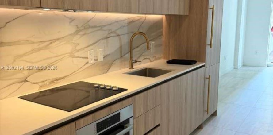 Condo in Miami, Florida, 1 bedroom  № 2067813