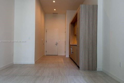 Condo in Miami, Florida, 1 bedroom  № 2067813 - photo 6