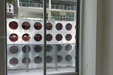 Condo in Miami, Florida, 1 bedroom  № 2067813 - photo 5