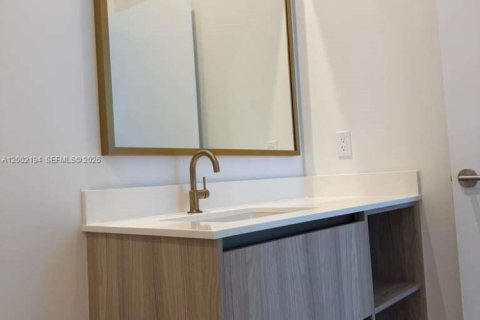 Condo in Miami, Florida, 1 bedroom  № 2067813 - photo 8