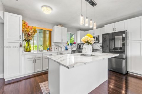 Casa en venta en Hollywood, Florida, 2 dormitorios, 102.01 m2 № 2081286 - foto 8