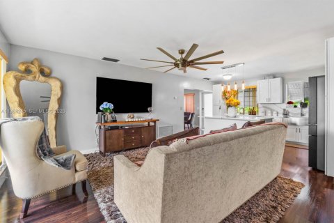 Casa en venta en Hollywood, Florida, 2 dormitorios, 102.01 m2 № 2081286 - foto 5