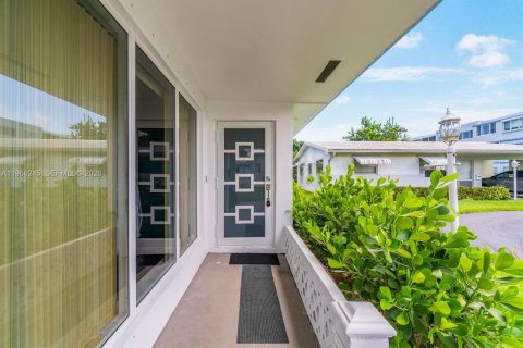 Casa en venta en Hollywood, Florida, 2 dormitorios, 102.01 m2 № 2081286 - foto 4