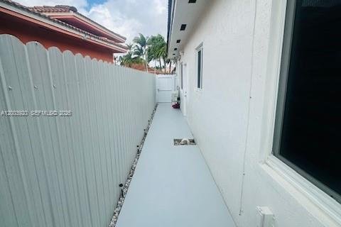 Снять в аренду коммерческую недвижимость в Майами, Флорида 1 спальня, 111.48м2, № 2069356 - фото 7