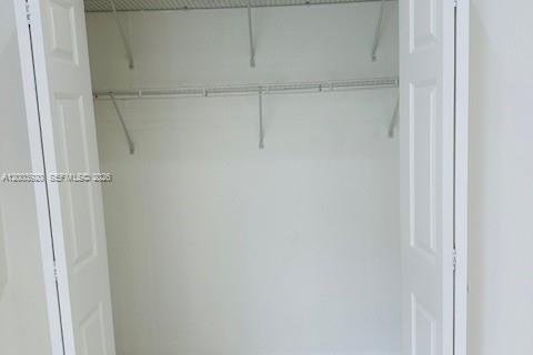 Снять в аренду коммерческую недвижимость в Майами, Флорида 1 спальня, 111.48м2, № 2069356 - фото 5