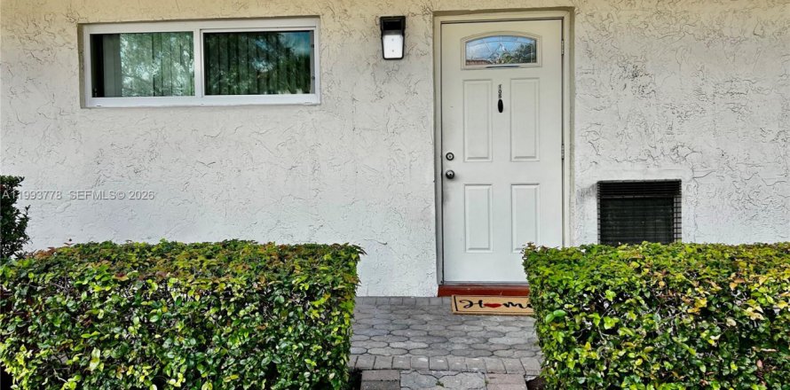 Condominio en Pembroke Pines, Florida, 1 dormitorio  № 2091051