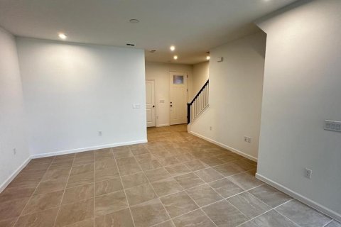 Adosado en venta en Kissimmee, Florida, 3 dormitorios, 135.64 m2 № 2134723 - foto 12