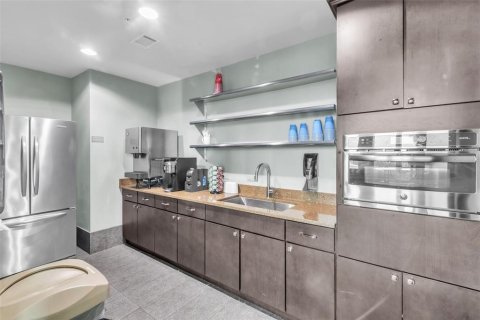 Condo in Tampa, Florida, 2 bedrooms  № 1565918 - photo 28
