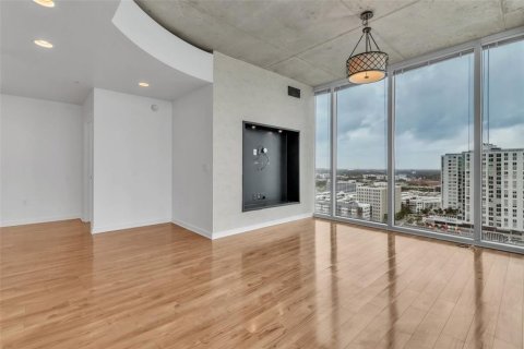 Condo in Tampa, Florida, 2 bedrooms  № 1565918 - photo 22