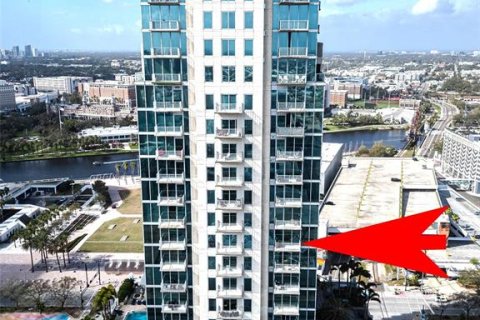 Condo in Tampa, Florida, 2 bedrooms  № 1565918 - photo 2