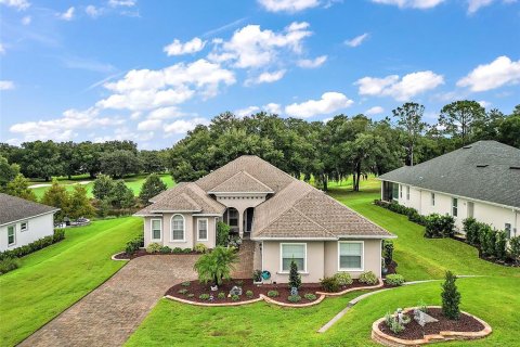 Casa en venta en Lady Lake, Florida, 4 dormitorios, 269.42 m2 № 1422814 - foto 1