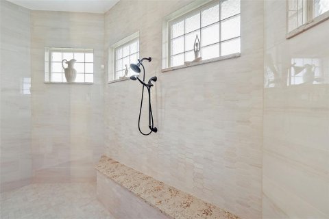 Casa en venta en Lady Lake, Florida, 4 dormitorios, 269.42 m2 № 1422814 - foto 23