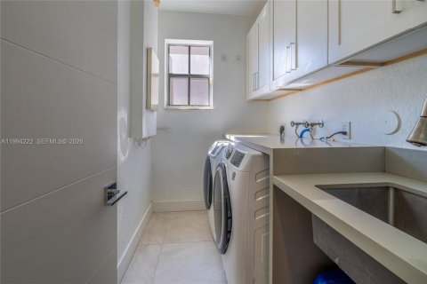 Casa en venta en Weston, Florida, 5 dormitorios, 290.04 m2 № 2056537 - foto 23