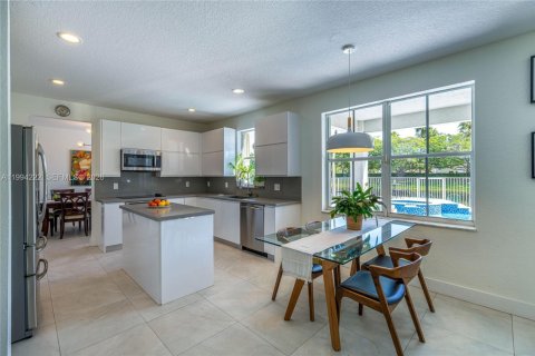 Casa en venta en Weston, Florida, 5 dormitorios, 290.04 m2 № 2056537 - foto 14