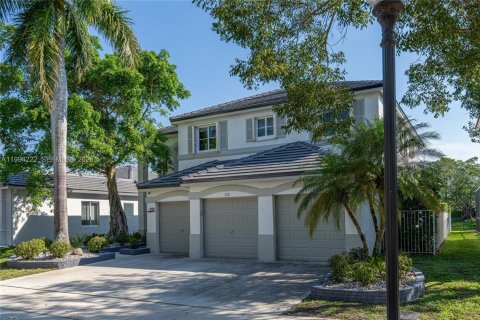 Casa en venta en Weston, Florida, 5 dormitorios, 290.04 m2 № 2056537 - foto 2