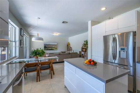 Casa en venta en Weston, Florida, 5 dormitorios, 290.04 m2 № 2056537 - foto 18