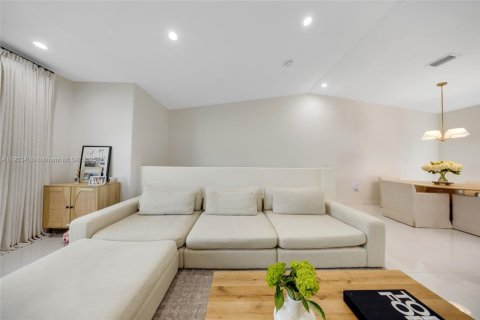 Copropriété à vendre à Hialeah, Floride: 2 chambres, 90.02 m2 № 1954741 - photo 7