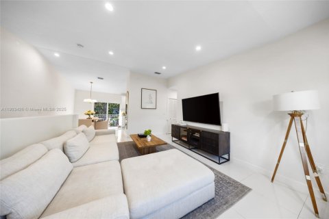 Copropriété à vendre à Hialeah, Floride: 2 chambres, 90.02 m2 № 1954741 - photo 9