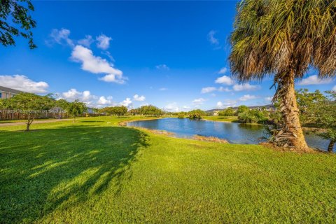 Copropriété à vendre à Hialeah, Floride: 2 chambres, 90.02 m2 № 1954741 - photo 29