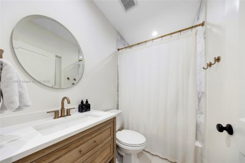 Copropriété à vendre à Hialeah, Floride: 2 chambres, 90.02 m2 № 1954741 - photo 12