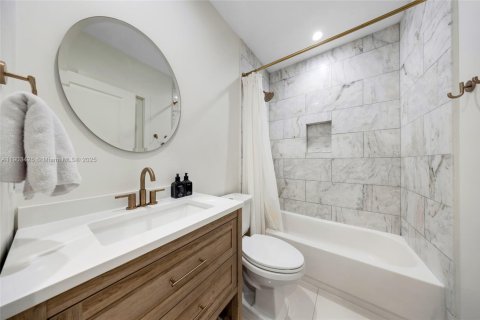 Copropriété à vendre à Hialeah, Floride: 2 chambres, 90.02 m2 № 1954741 - photo 13