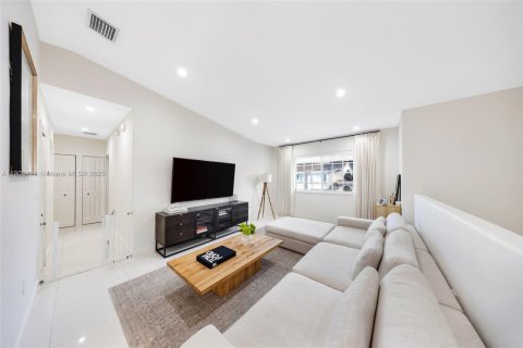 Copropriété à vendre à Hialeah, Floride: 2 chambres, 90.02 m2 № 1954741 - photo 5