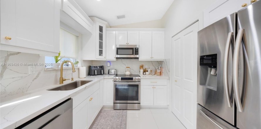 Condo à Hialeah, Floride, 2 chambres  № 1954741