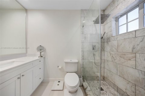 Copropriété à vendre à Hialeah, Floride: 2 chambres, 90.02 m2 № 1954741 - photo 18