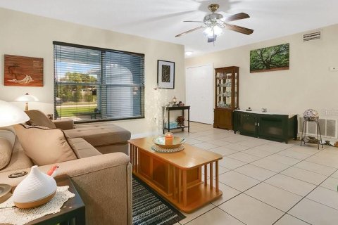 House in Orlando, Florida 3 bedrooms, 131.74 sq.m. № 1911948 - photo 4