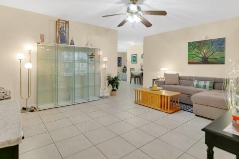 House in Orlando, Florida 3 bedrooms, 131.74 sq.m. № 1911948 - photo 3