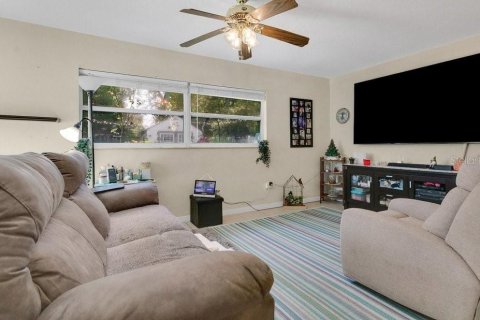 House in Orlando, Florida 3 bedrooms, 131.74 sq.m. № 1911948 - photo 9