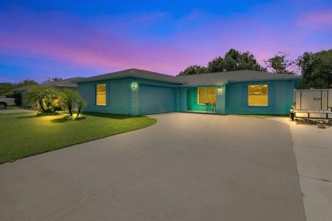 House in Orlando, Florida 3 bedrooms, 131.74 sq.m. № 1911948 - photo 1