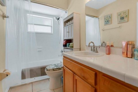 House in Orlando, Florida 3 bedrooms, 131.74 sq.m. № 1911948 - photo 14